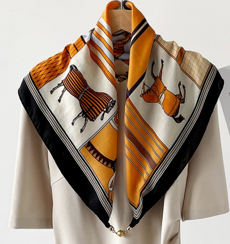 Triangle Scarf with Magnetic Buckle - Horse