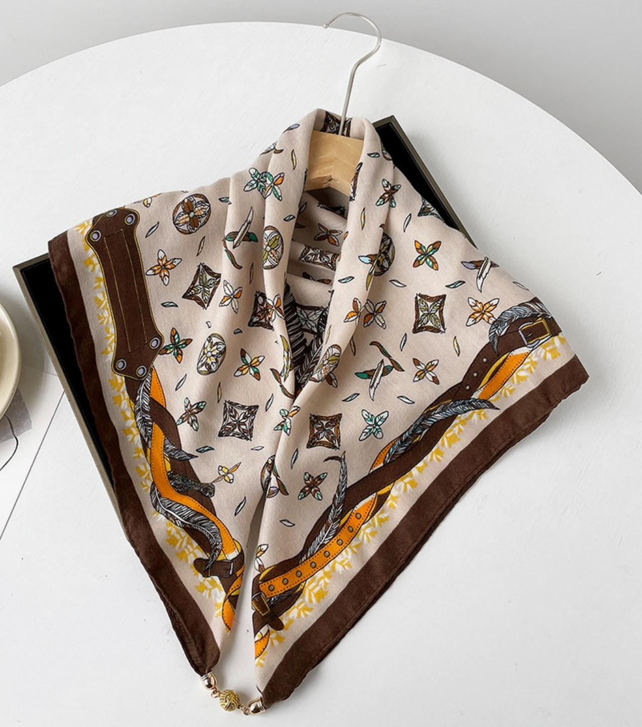 Triangle Scarf with Magnetic Buckle - Geometric