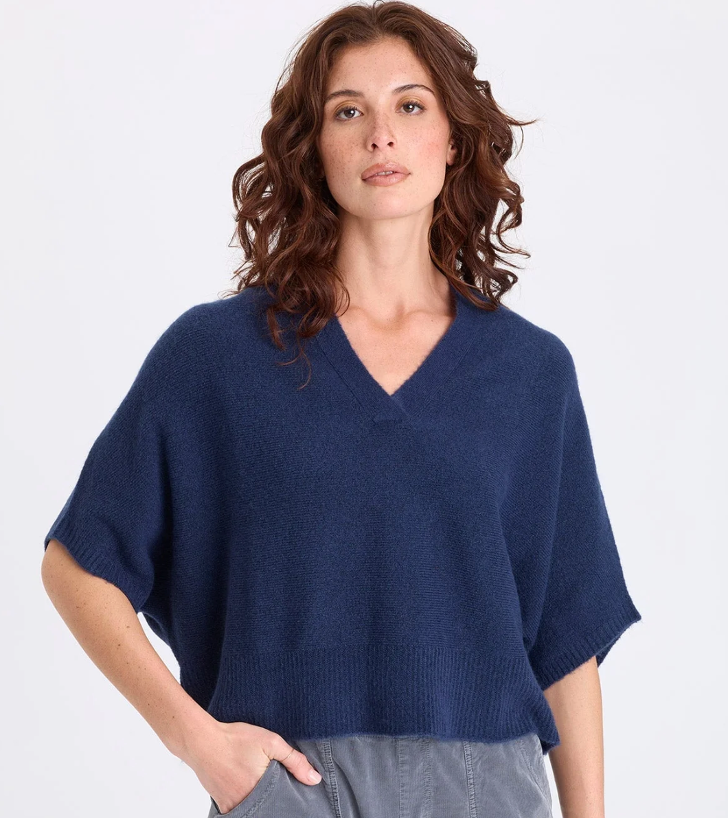 Atemu Pullover Top
